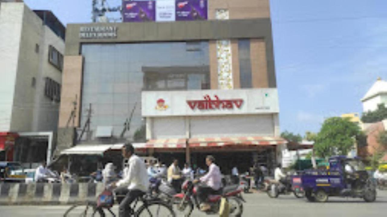 Hotel Vaibhav,Akola ภายนอก รูปภาพ
