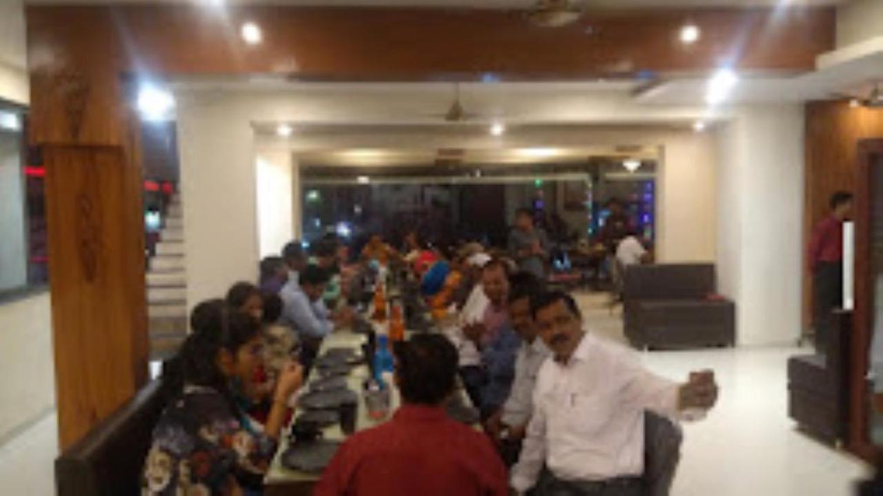 Hotel Vaibhav,Akola ภายนอก รูปภาพ