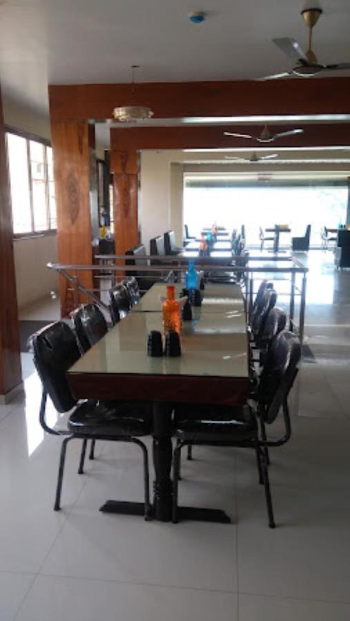 Hotel Vaibhav,Akola ภายนอก รูปภาพ